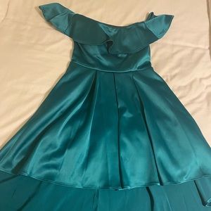 Emerald green hoco/ prom dress